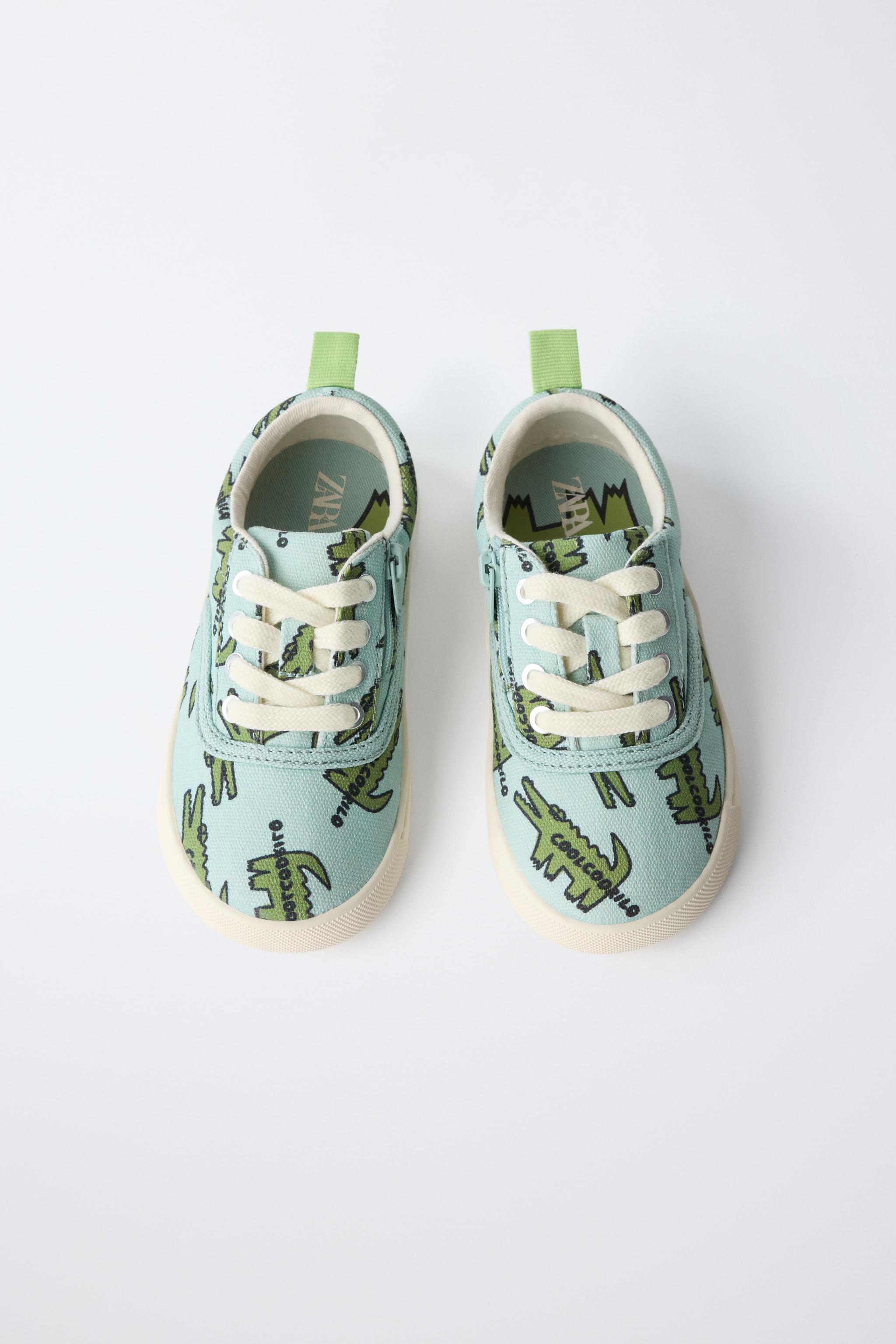 PRINTED SNEAKERS
